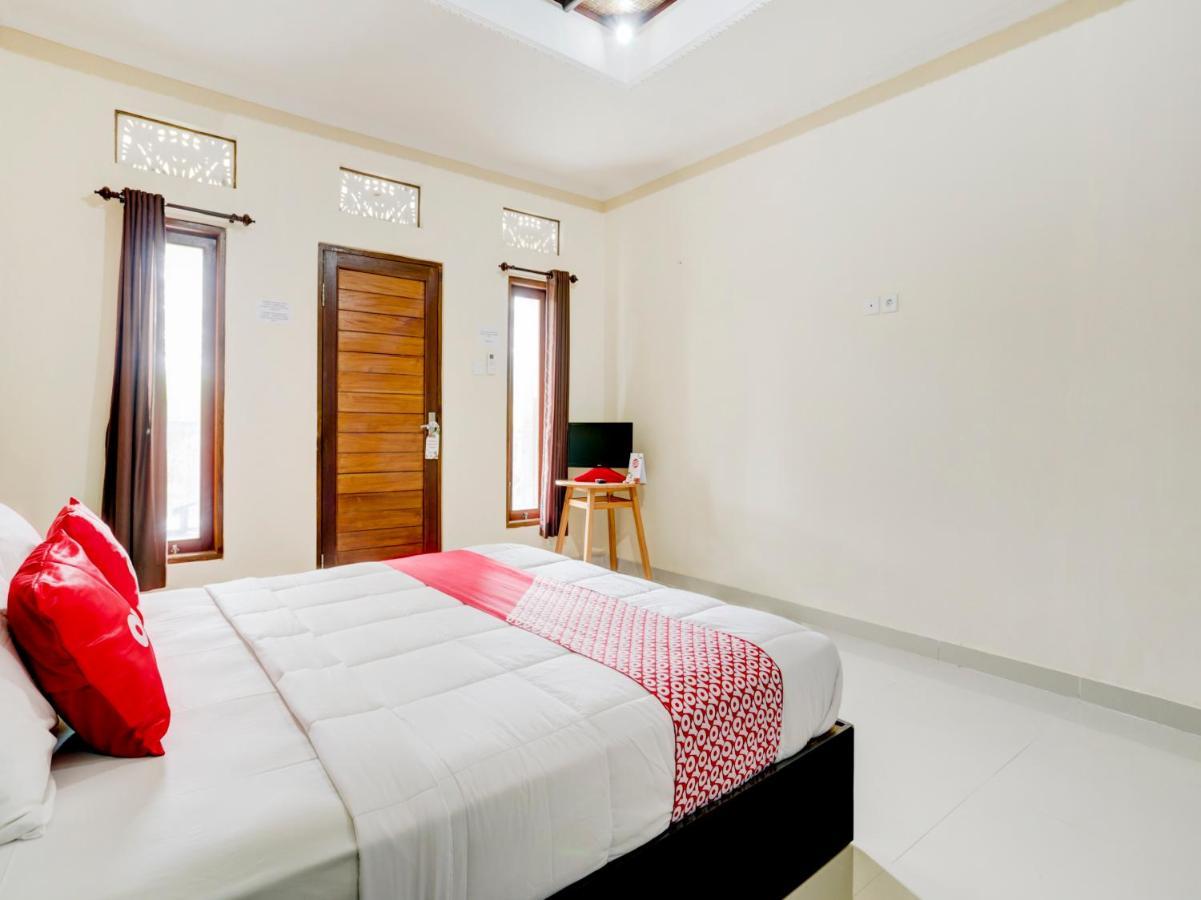 Oyo 90711 Blembong Homestay Jimbaran Buitenkant foto